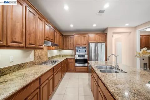 Kitchen - 2560 Calabria Ct, Dublin, CA 94568 photo 1 of 4