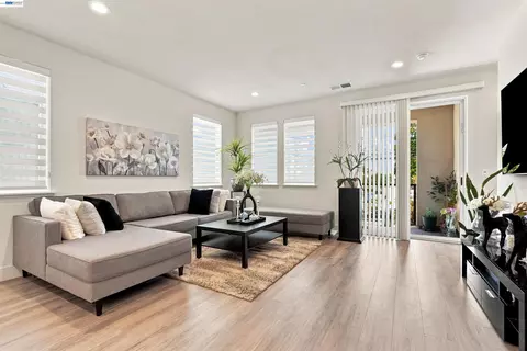 Other - 895 Manor Blvd, San Leandro, CA 94579 photo 2 of 4