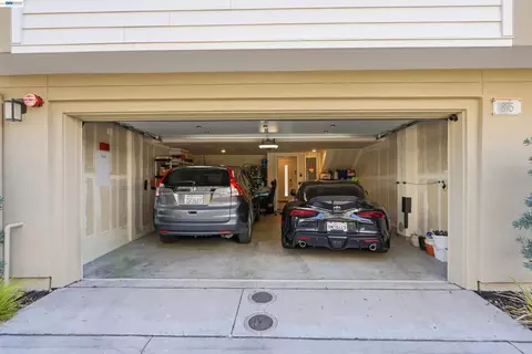 Exterior - 895 Manor Blvd, San Leandro, CA 94579 photo 3 of 4