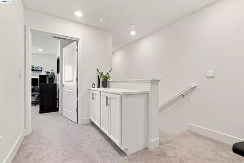 Entry Way - 895 Manor Blvd, San Leandro, CA 94579 photo 7 of 7
