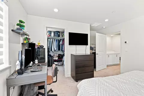 Other - 895 Manor Blvd, San Leandro, CA 94579 photo 3 of 4