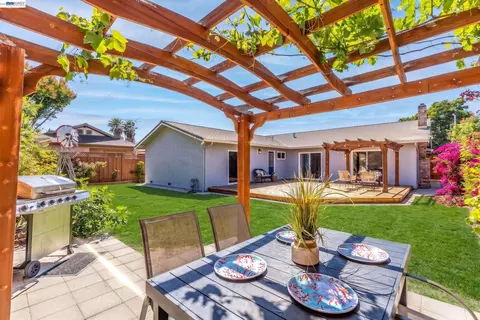 Exterior - 38475 Jacaranda Dr, Newark, CA 94560 photo 8 of 10
