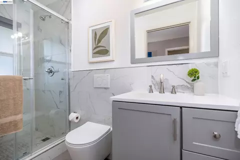 Bath - 38475 Jacaranda Dr, Newark, CA 94560 photo 1 of 3