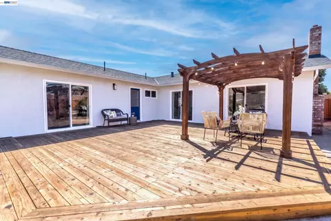 Exterior - 38475 Jacaranda Dr, Newark, CA 94560 photo 6 of 10