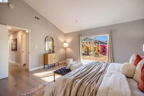 Bedroom - 38475 Jacaranda Dr, Newark, CA 94560 photo 5 of 5