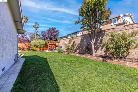 Exterior - 38475 Jacaranda Dr, Newark, CA 94560 photo 9 of 10