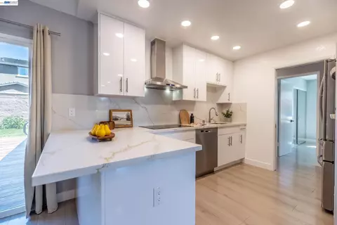 Kitchen - 38475 Jacaranda Dr, Newark, CA 94560 photo 1 of 3