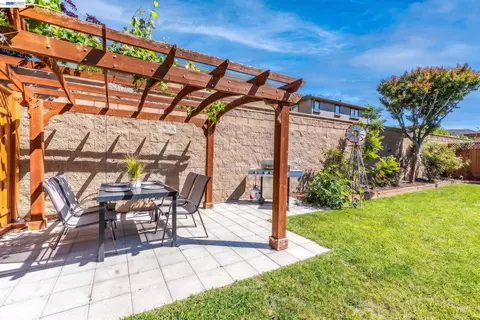 Exterior - 38475 Jacaranda Dr, Newark, CA 94560 photo 7 of 10