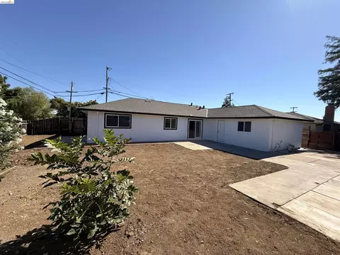 Exterior - 211 Bart Ave, Antioch, CA 94509 photo 5 of 6