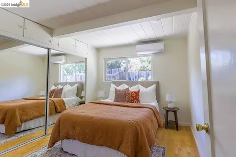 Bedroom - 2081 Brook St, Concord, CA 94520 photo 2 of 3