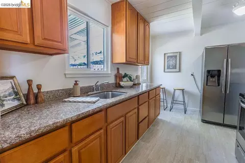 Kitchen - 2081 Brook St, Concord, CA 94520 photo 2 of 3