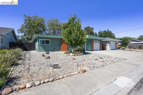 Exterior - 2081 Brook St, Concord, CA 94520 photo 2 of 6