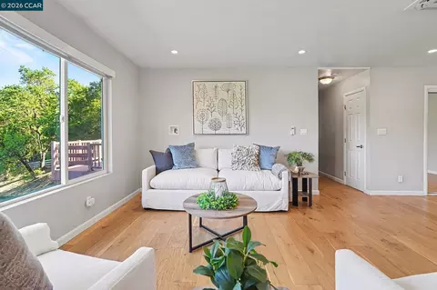 Living - 5745 Alhambra Valley Rd, Martinez, CA 94553 photo 3 of 5