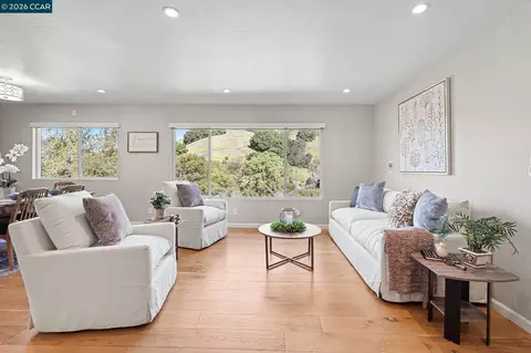 Living - 5745 Alhambra Valley Rd, Martinez, CA 94553 photo 2 of 5
