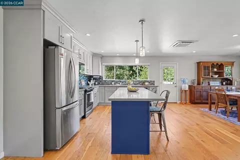Kitchen - 5745 Alhambra Valley Rd, Martinez, CA 94553 photo 4 of 4