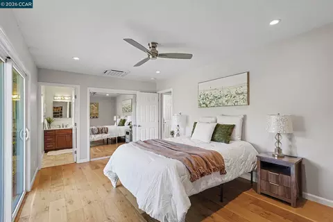 Bedroom - 5745 Alhambra Valley Rd, Martinez, CA 94553 photo 2 of 4
