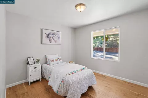 Bedroom - 5745 Alhambra Valley Rd, Martinez, CA 94553 photo 3 of 4