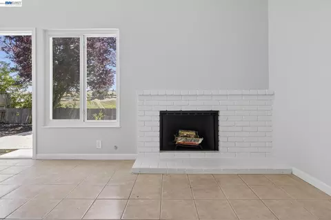 Living - 247 Sparrow Dr, Hercules, CA 94547 photo 6 of 6