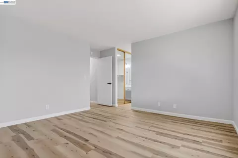 Bedroom - 247 Sparrow Dr, Hercules, CA 94547 photo 5 of 6