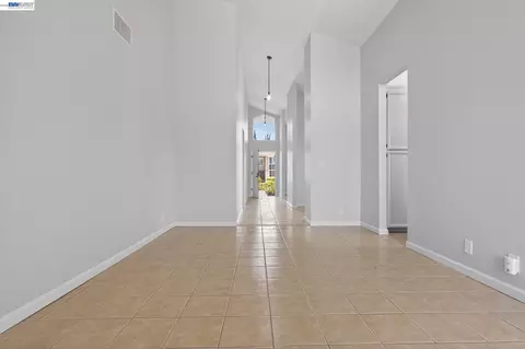 Entry Way - 247 Sparrow Dr, Hercules, CA 94547 photo 4 of 9