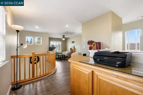 Entry Way - 1615 Laurelbrook Dr, Tracy, CA 95377 photo 4 of 4