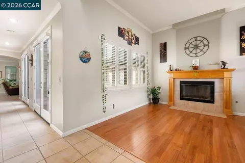 Entry Way - 1615 Laurelbrook Dr, Tracy, CA 95377 photo 1 of 4