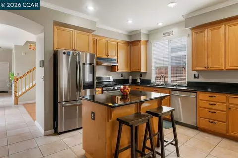 Kitchen - 1615 Laurelbrook Dr, Tracy, CA 95377 photo 3 of 3