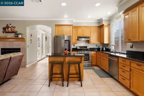 Kitchen - 1615 Laurelbrook Dr, Tracy, CA 95377 photo 1 of 3