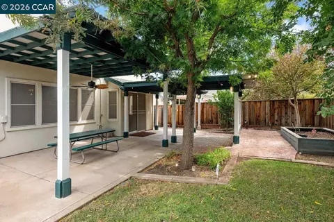 Exterior - 1615 Laurelbrook Dr, Tracy, CA 95377 photo 6 of 8