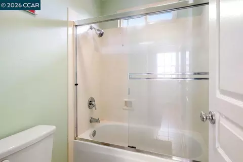 Bath - 1615 Laurelbrook Dr, Tracy, CA 95377 photo 4 of 4