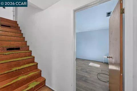 Entry Way - 2210 Orange St, Martinez, CA 94553 photo 4 of 5