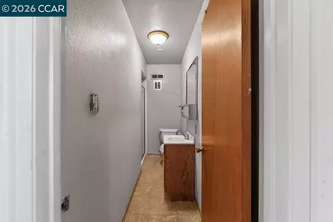 Entry Way - 2210 Orange St, Martinez, CA 94553 photo 5 of 5