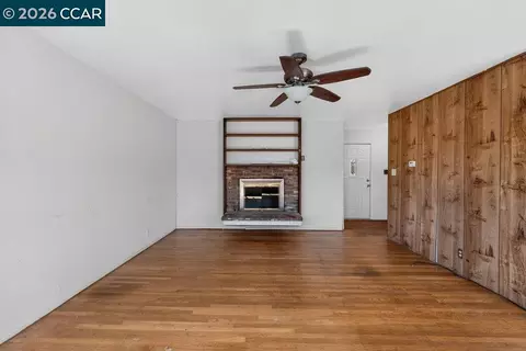 Living - 2210 Orange St, Martinez, CA 94553 photo 3 of 5