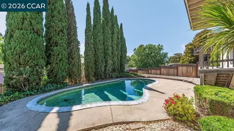 Exterior - 2210 Orange St, Martinez, CA 94553 photo 7 of 8