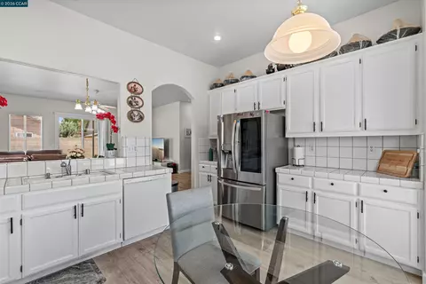 Kitchen - 2408 Amber Elm, Modesto, CA 95355 photo 4 of 4