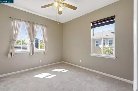 Bedroom - 1026 Flagship Dr, Vallejo, CA 94592 photo 1 of 9