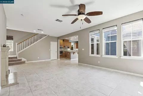 Living - 1026 Flagship Dr, Vallejo, CA 94592 photo 11 of 15