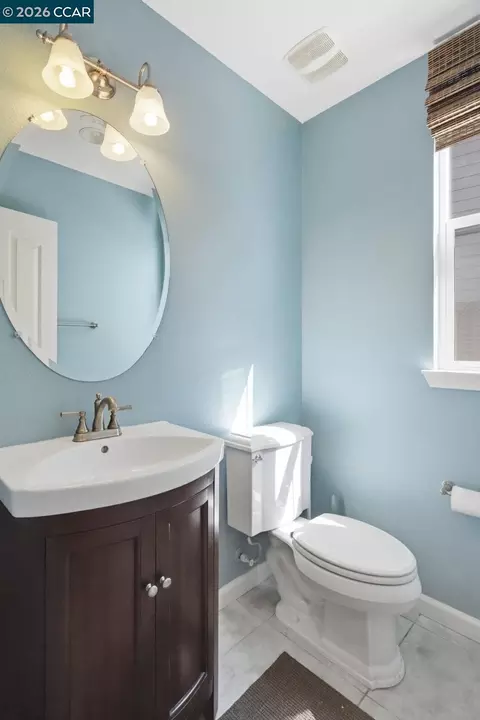 Bath - 1026 Flagship Dr, Vallejo, CA 94592 photo 2 of 7