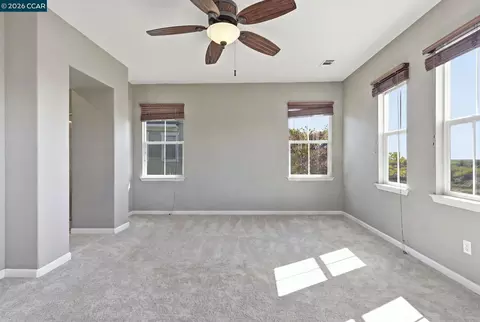 Bedroom - 1026 Flagship Dr, Vallejo, CA 94592 photo 6 of 9
