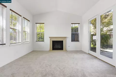 Living - 1026 Flagship Dr, Vallejo, CA 94592 photo 2 of 15