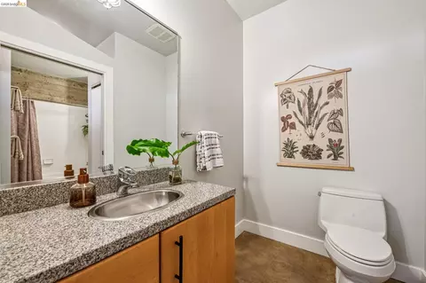Bath - 201 4th St #302, Oakland, CA 94607 photo 3 of 3