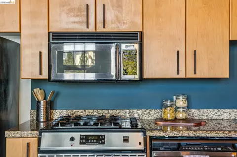 Kitchen - 201 4th St #302, Oakland, CA 94607 photo 7 of 8
