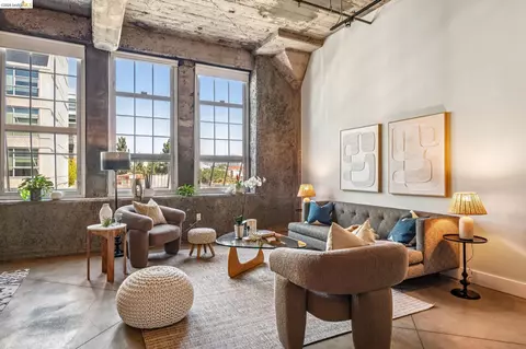 201 4th St #302, Oakland, CA 94607