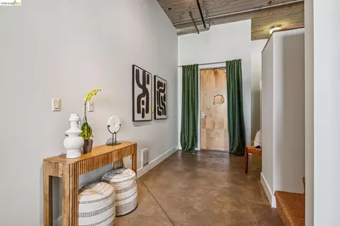 Entry Way - 201 4th St #302, Oakland, CA 94607 photo 4 of 8