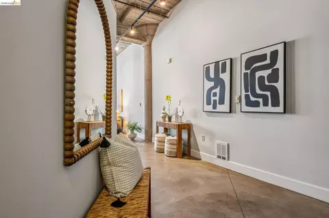 Entry Way - 201 4th St #302, Oakland, CA 94607 photo 5 of 8