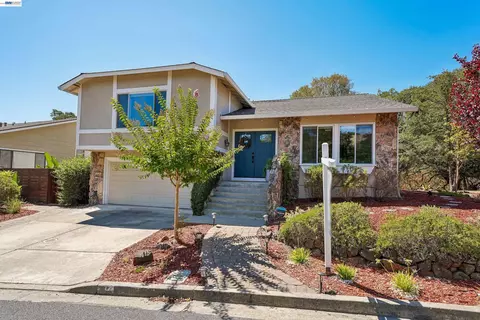 135 Saint Germain Ln, Pleasant Hill, CA 94523