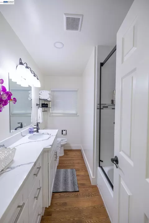 Bath - 767 Lemos Ave, Salinas, CA 93901 photo 1 of 5
