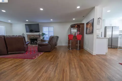 Living - 767 Lemos Ave, Salinas, CA 93901 photo 3 of 3