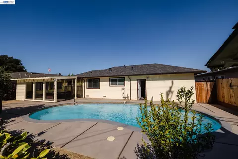 Exterior - 767 Lemos Ave, Salinas, CA 93901 photo 3 of 5
