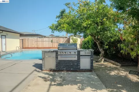 Exterior - 767 Lemos Ave, Salinas, CA 93901 photo 4 of 5